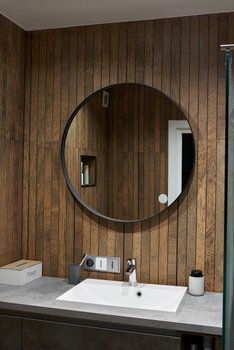 Дзеркало в чорній рамі кругле 800х800 Біла підсвітка у ванну кімнату  ML-2 Global Glass