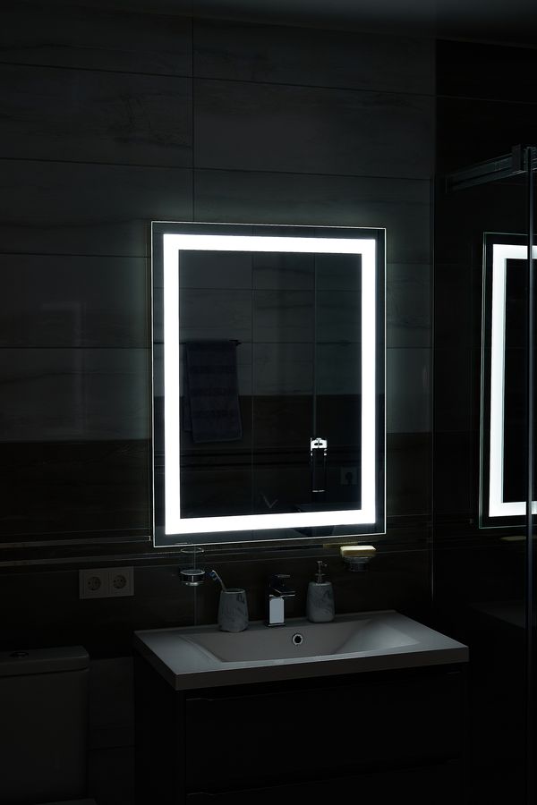 Дзеркало з LED підсвіткою 700х900мм. у ванну кімнату прямокутне MR-1 Global Glass
